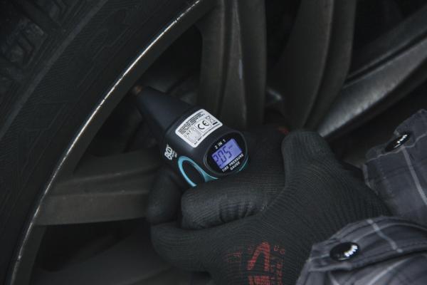 Digitaler Reifendruckprüfer & Reifenprofil-Messschieber | 2-IN-1